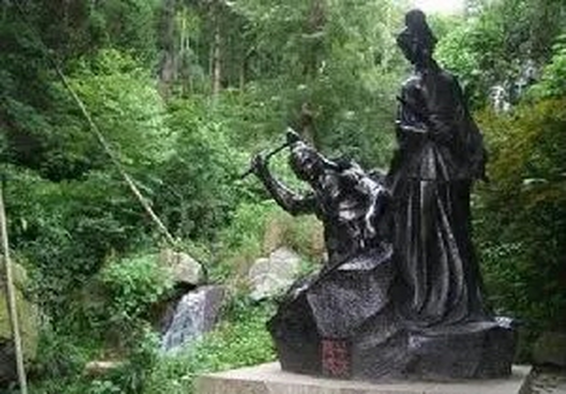 读《搜神记》时看到《三王墓》的故事,颇受触动.