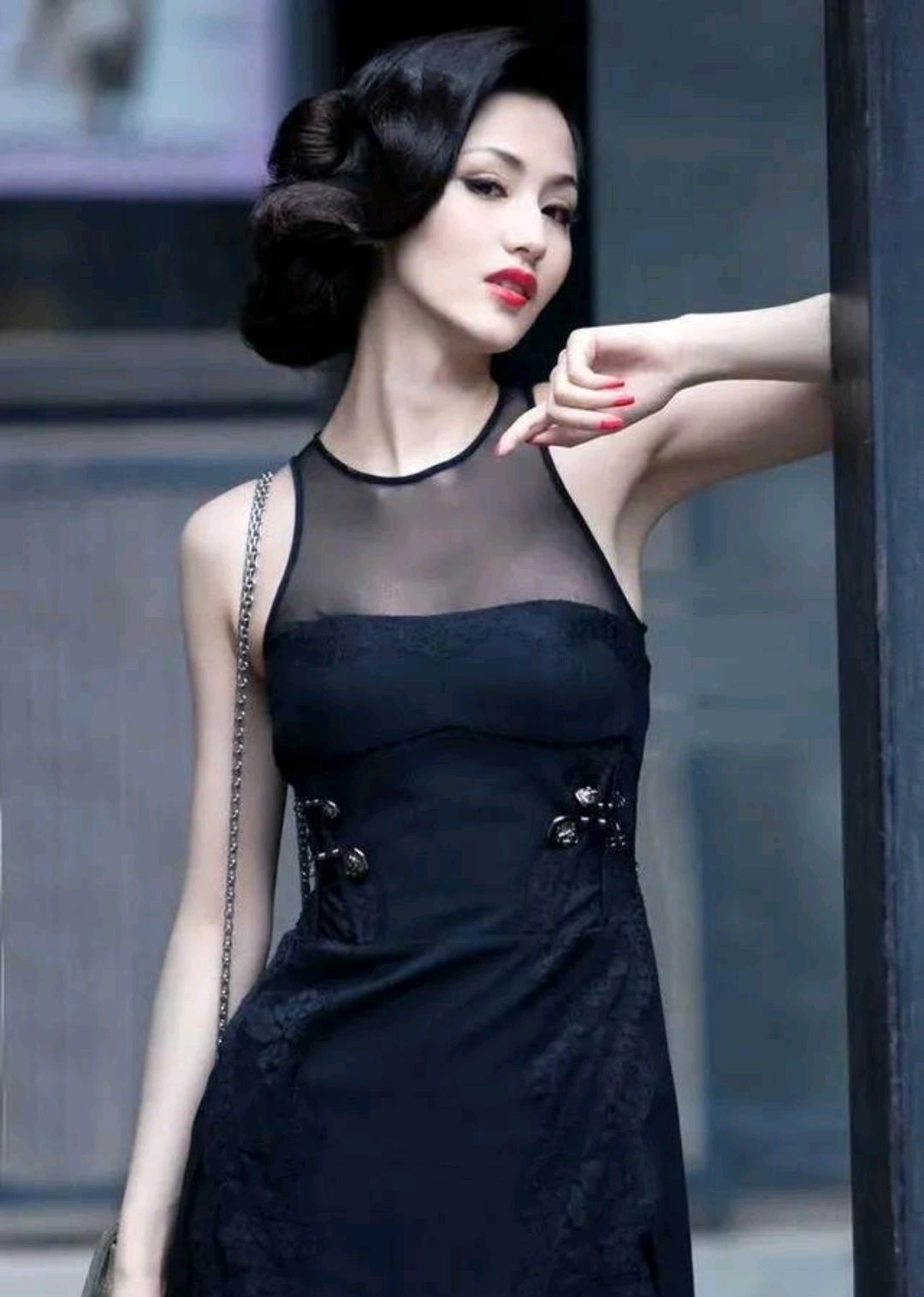 蓝燕壁纸美图,身姿曼妙,美艳动人