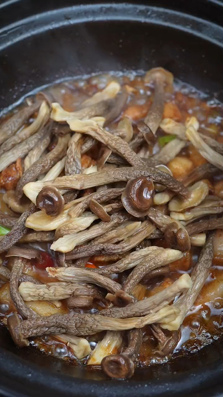 干锅鹿茸菇脆嫩香