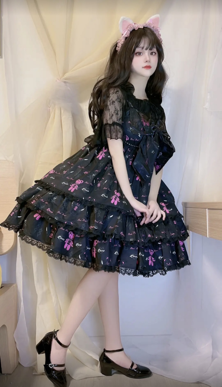 身穿公主裙的lolita风穿搭萝莉小美女