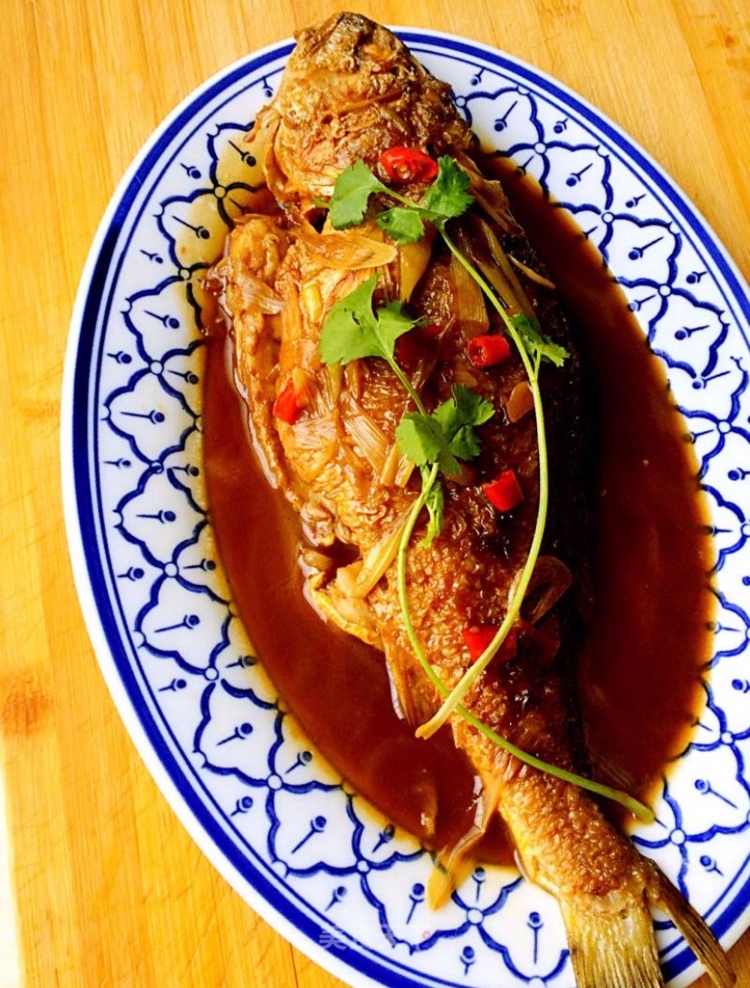 黄花鱼的功效与作用健脾开胃,补血益气黄花鱼,石首鱼科黄鱼属的一属