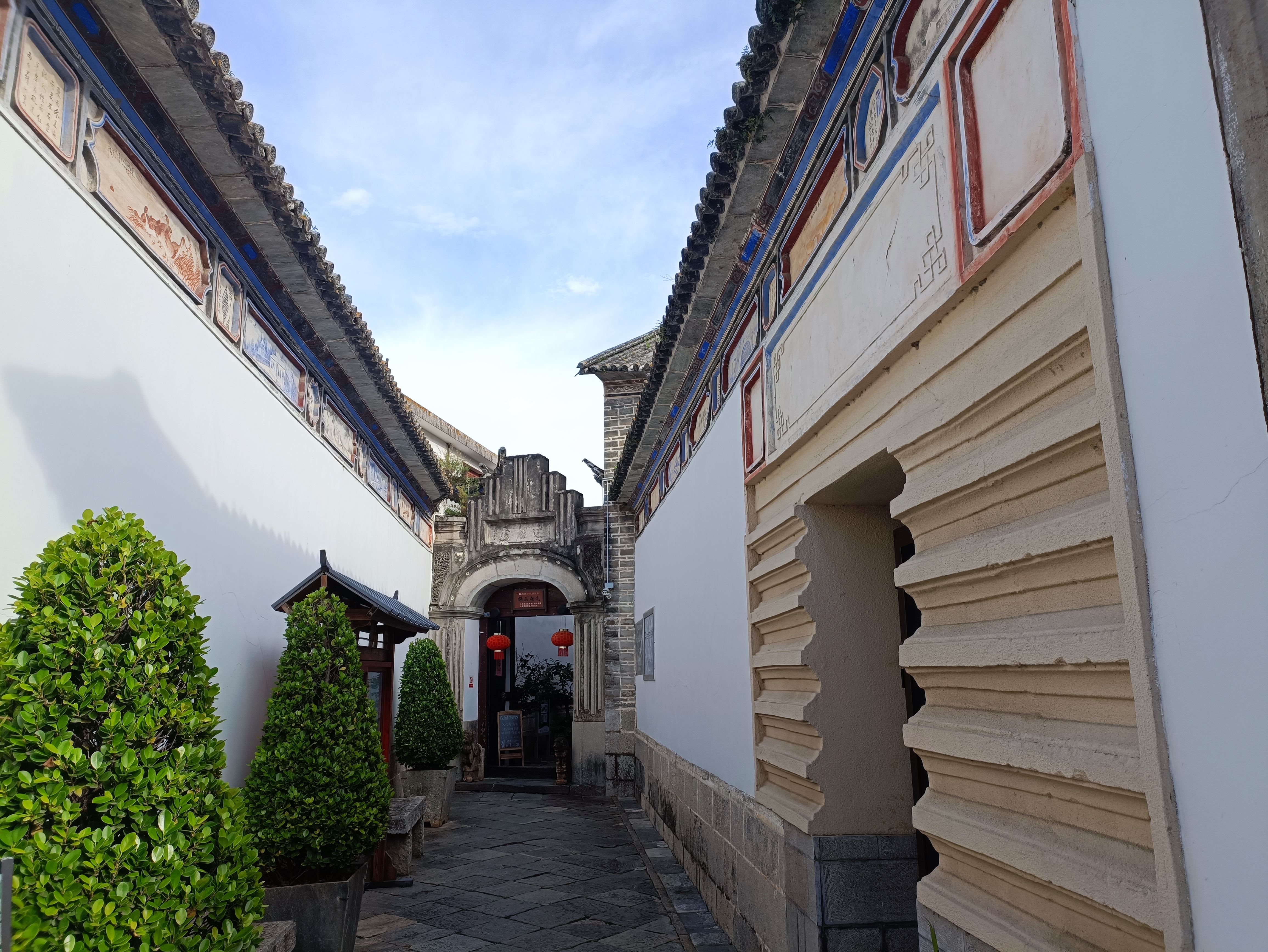 三坊一照壁,四合五天井——云南大理喜洲白族古建筑群