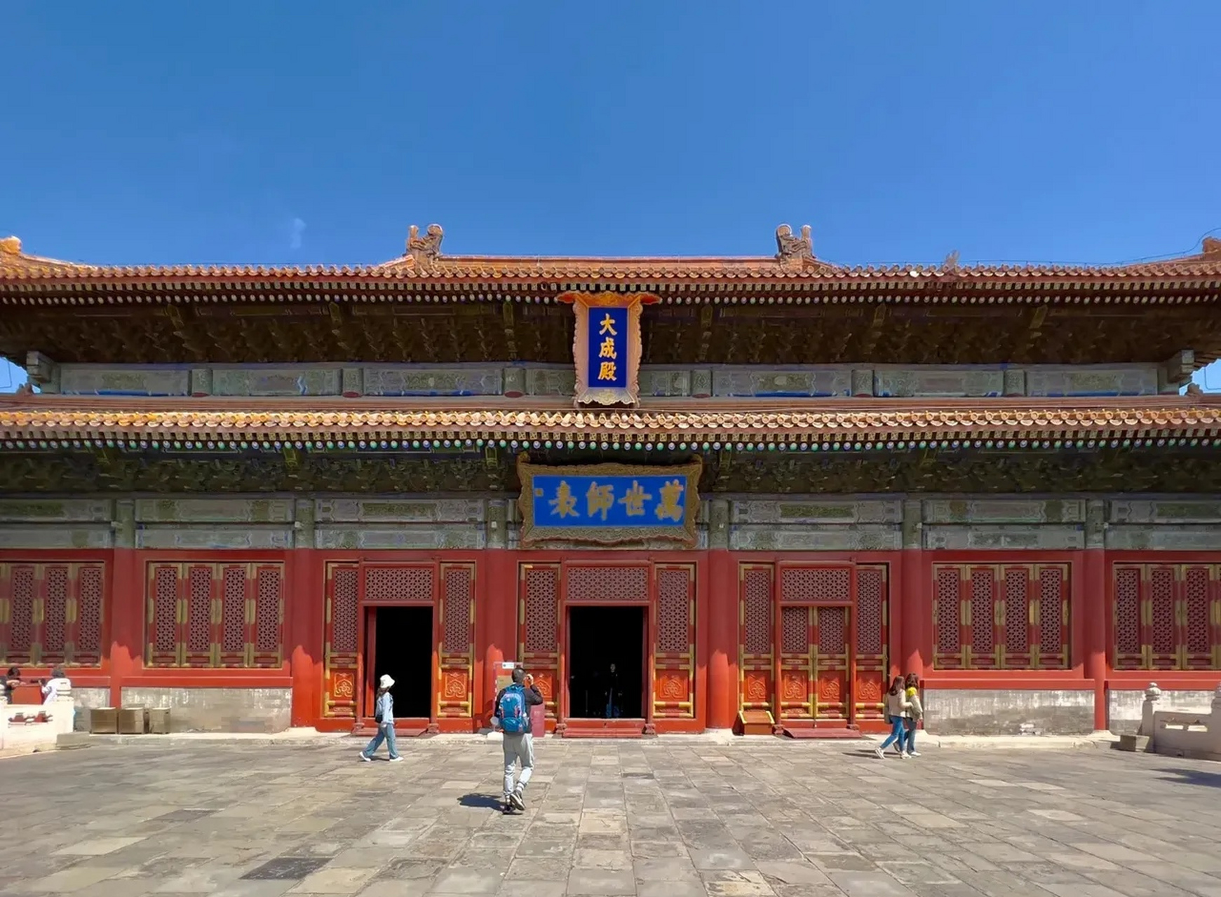 北京孔庙——祭拜孔子的国家级大庙 中国古代有为逝者立庙的规矩,士人