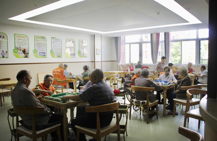 为什么说"老年人不要去棋牌室"?63岁大妈哭诉:家差点没了