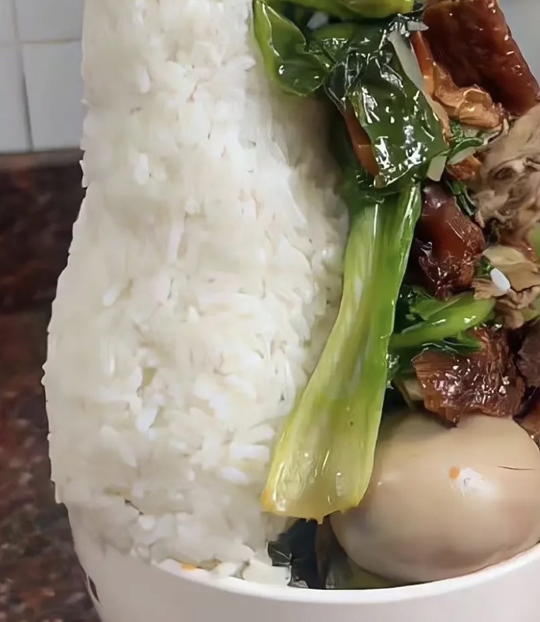 最近减肥,饭只吃半碗,多一点都不行059969♂15