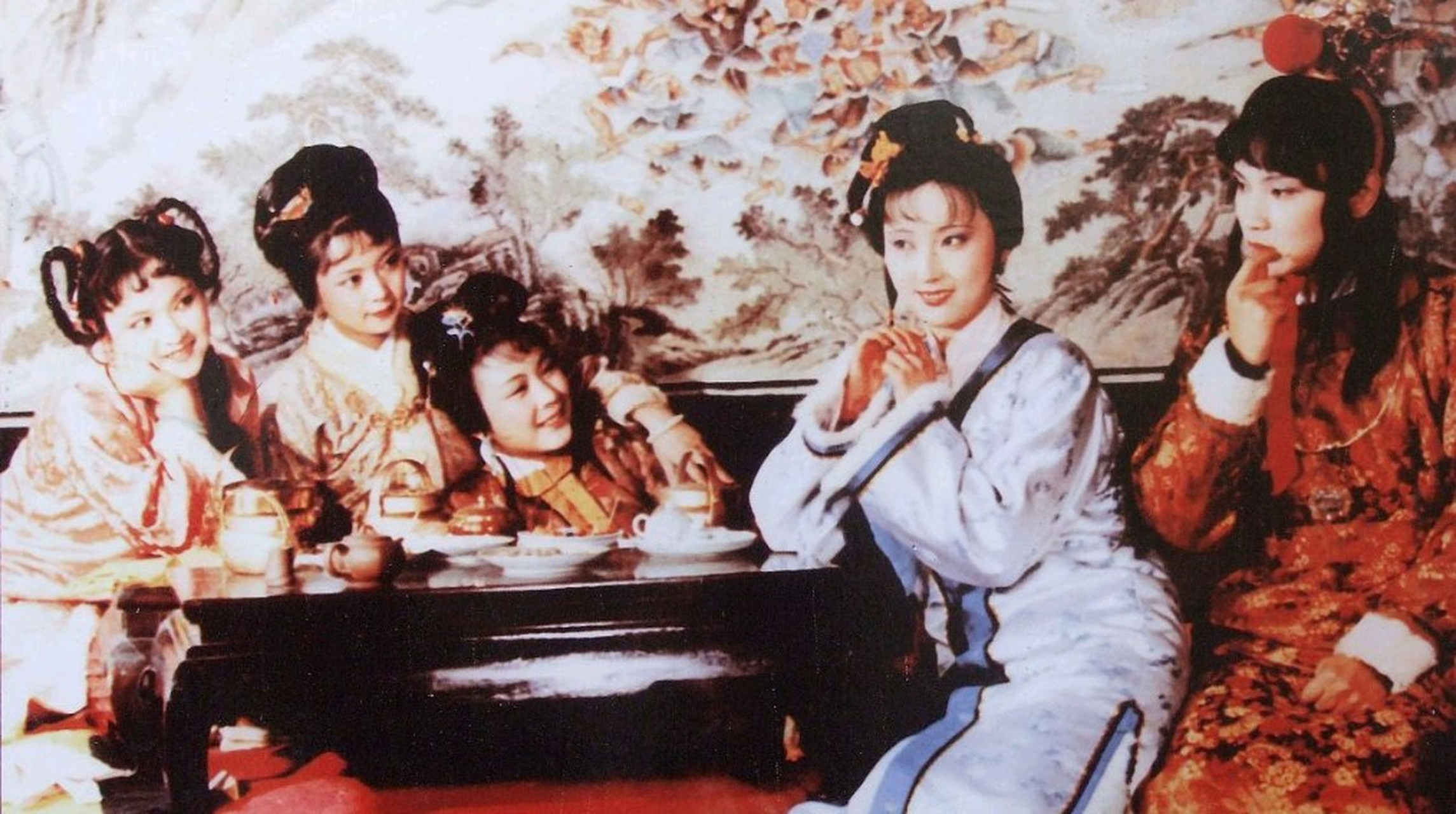 大观园成立诗社时,李纨说,贾宝玉有一个号——绛洞花主.