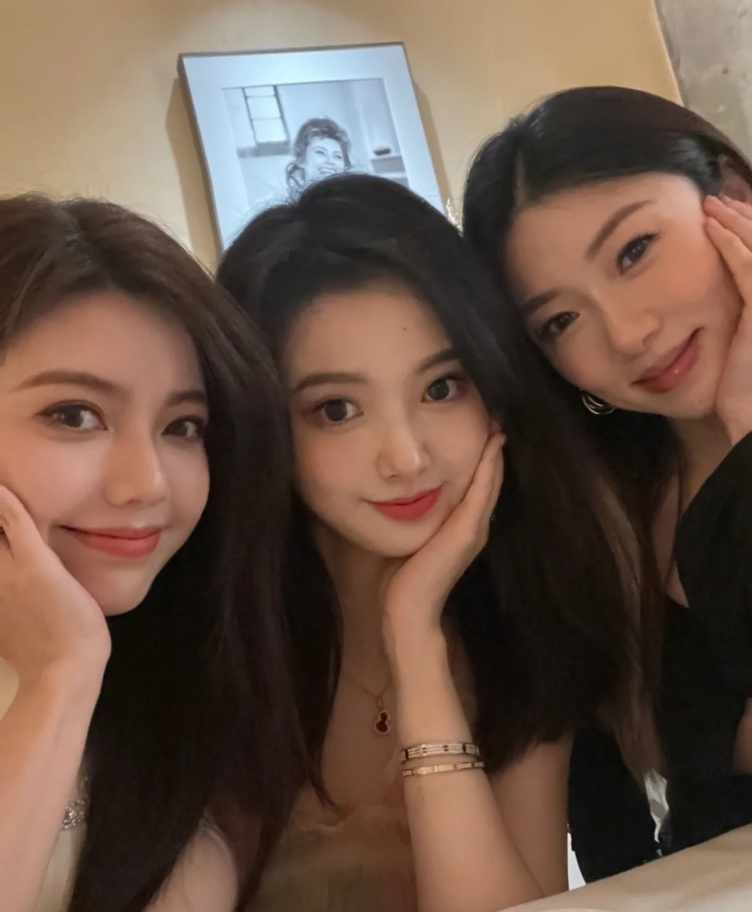 【程晓玥孕期参加网红生日会,还有林峰前女友吴千语】  文:忍耐娱乐