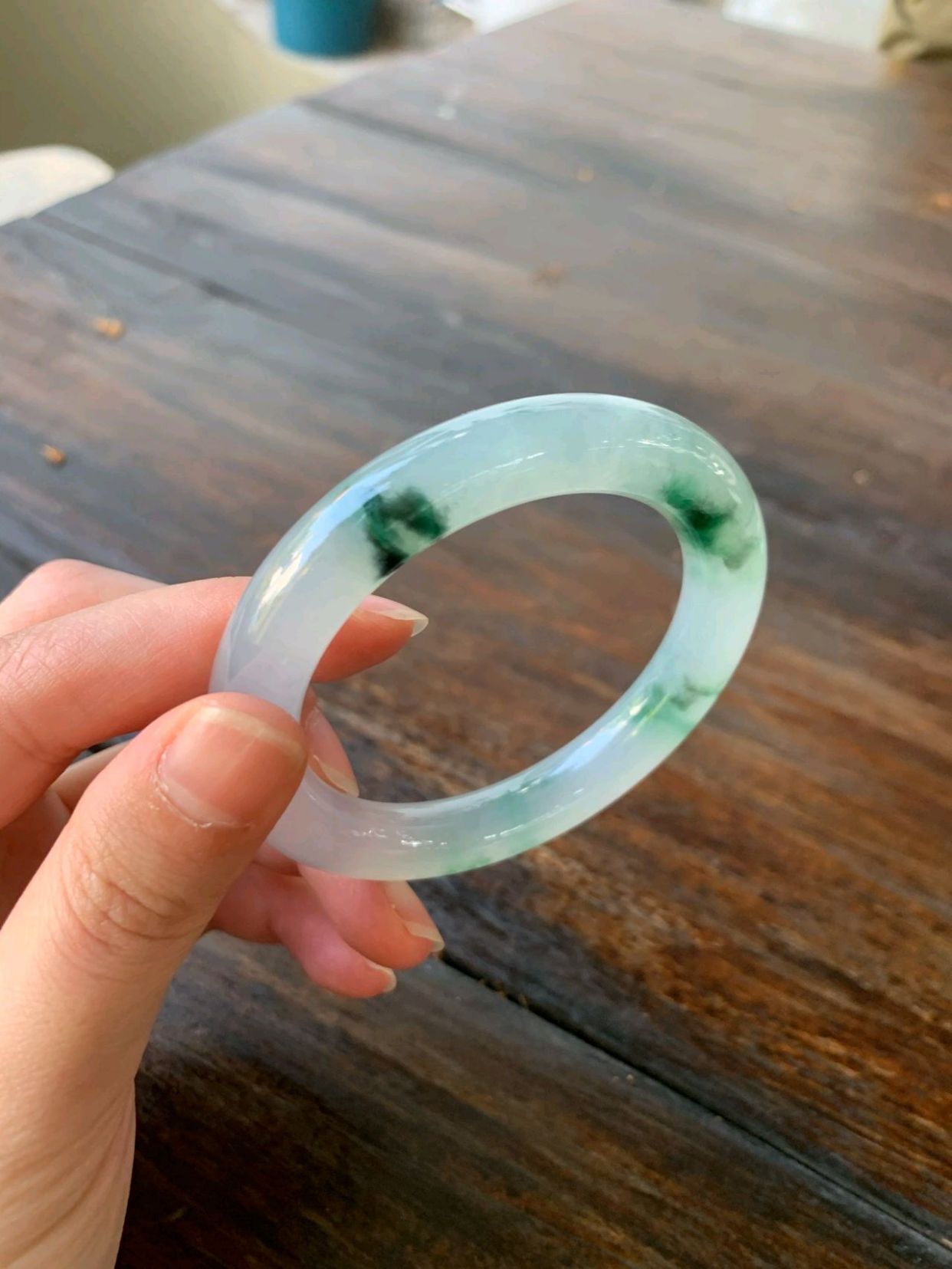 冰飘花圆条翡翠手镯