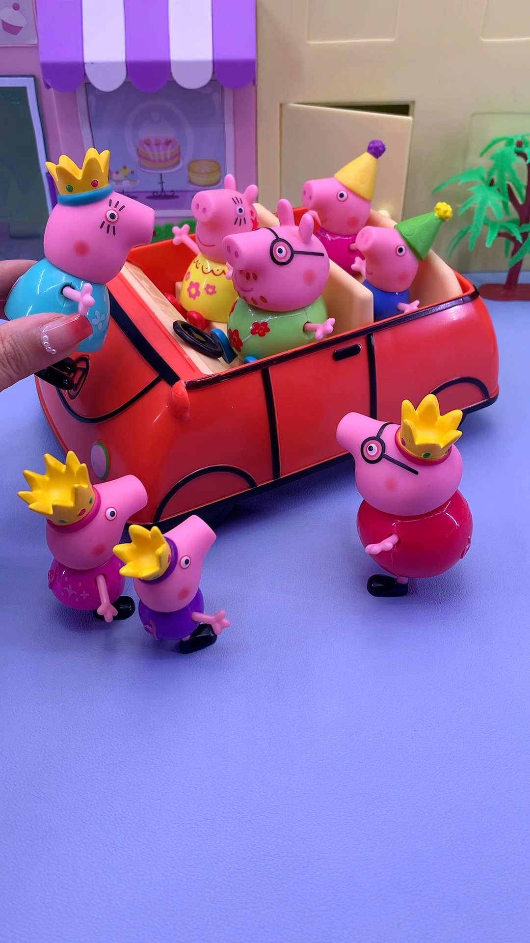 谁才是真的小猪佩奇一家呢?