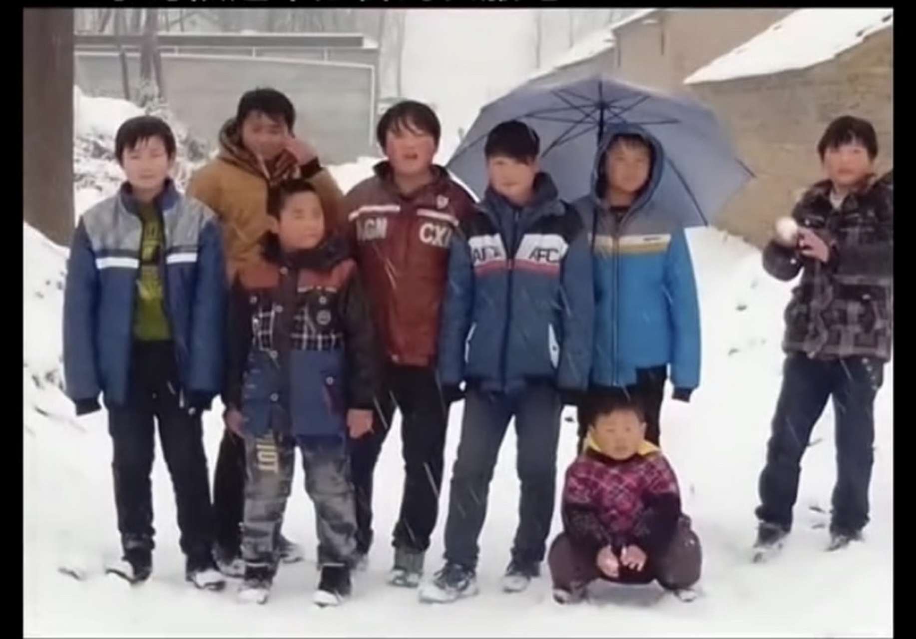 00后都出来吧,看看你小时候穿过这个衣服吗#我们都爱聊八卦