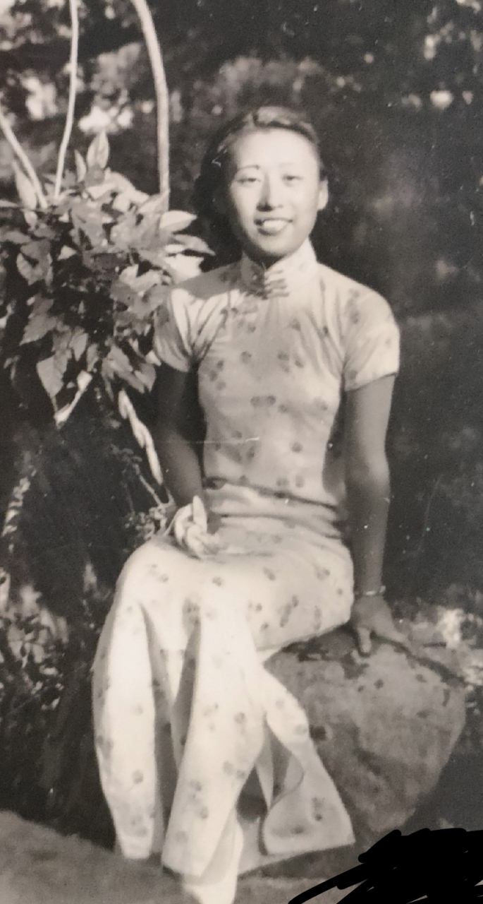 民国时期老照片～纯天然旗袍美女.