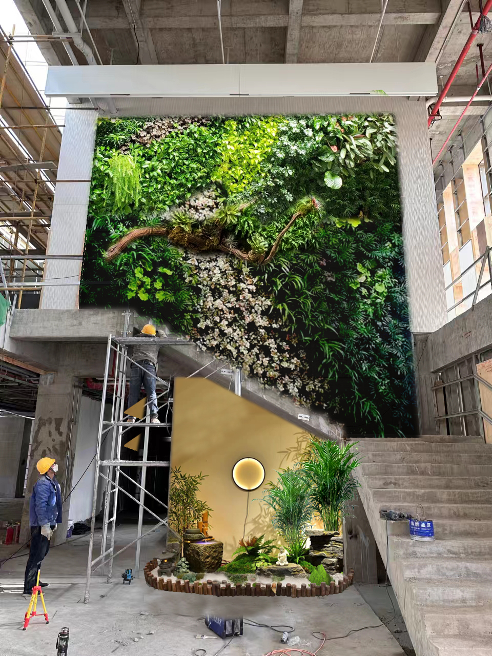 一面漂亮的立体植物花墙,怎样做漂亮?且能长期存活