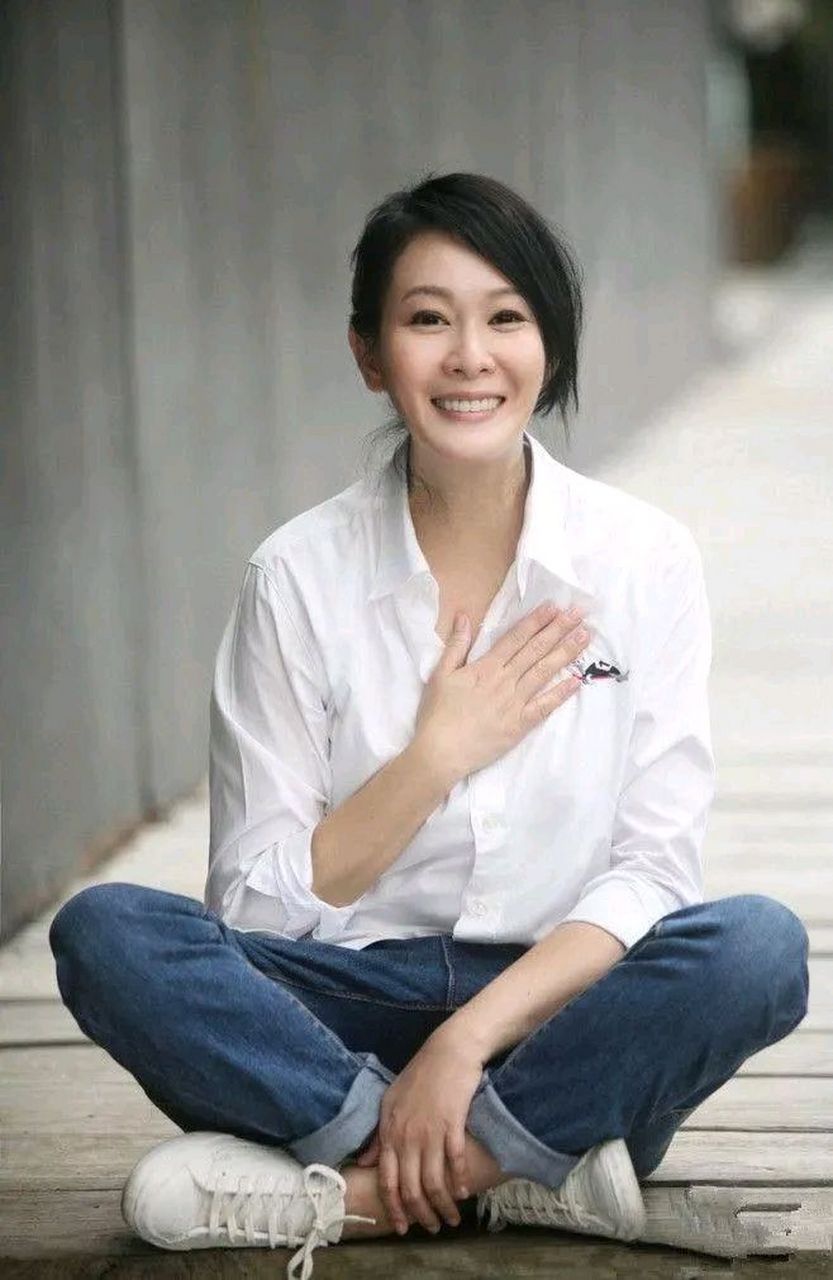 2011年,刘若英终于在41岁的年纪,决定将自己嫁出去.