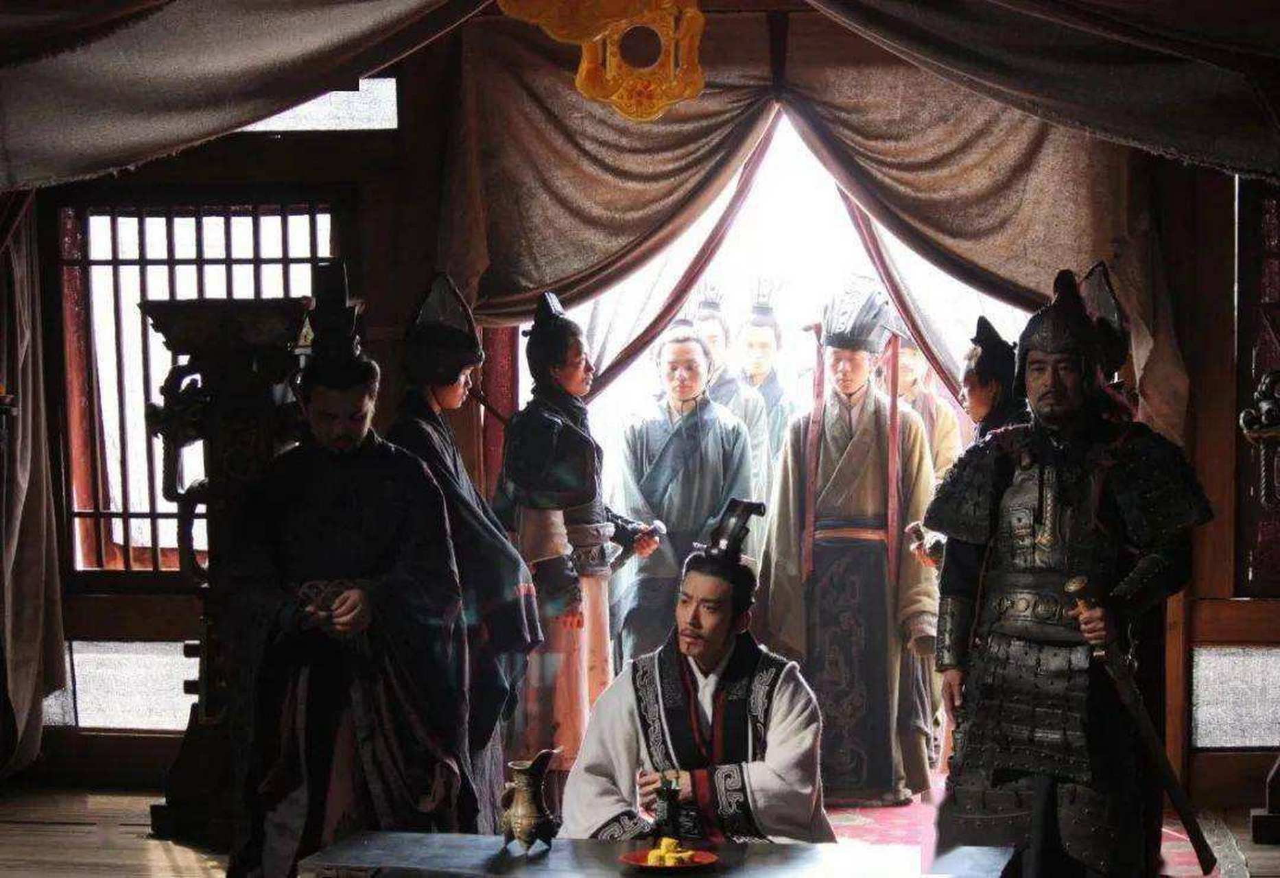 晋穆帝永和元年(公元345年),张骏自称假凉王,前凉自此成为西北一个