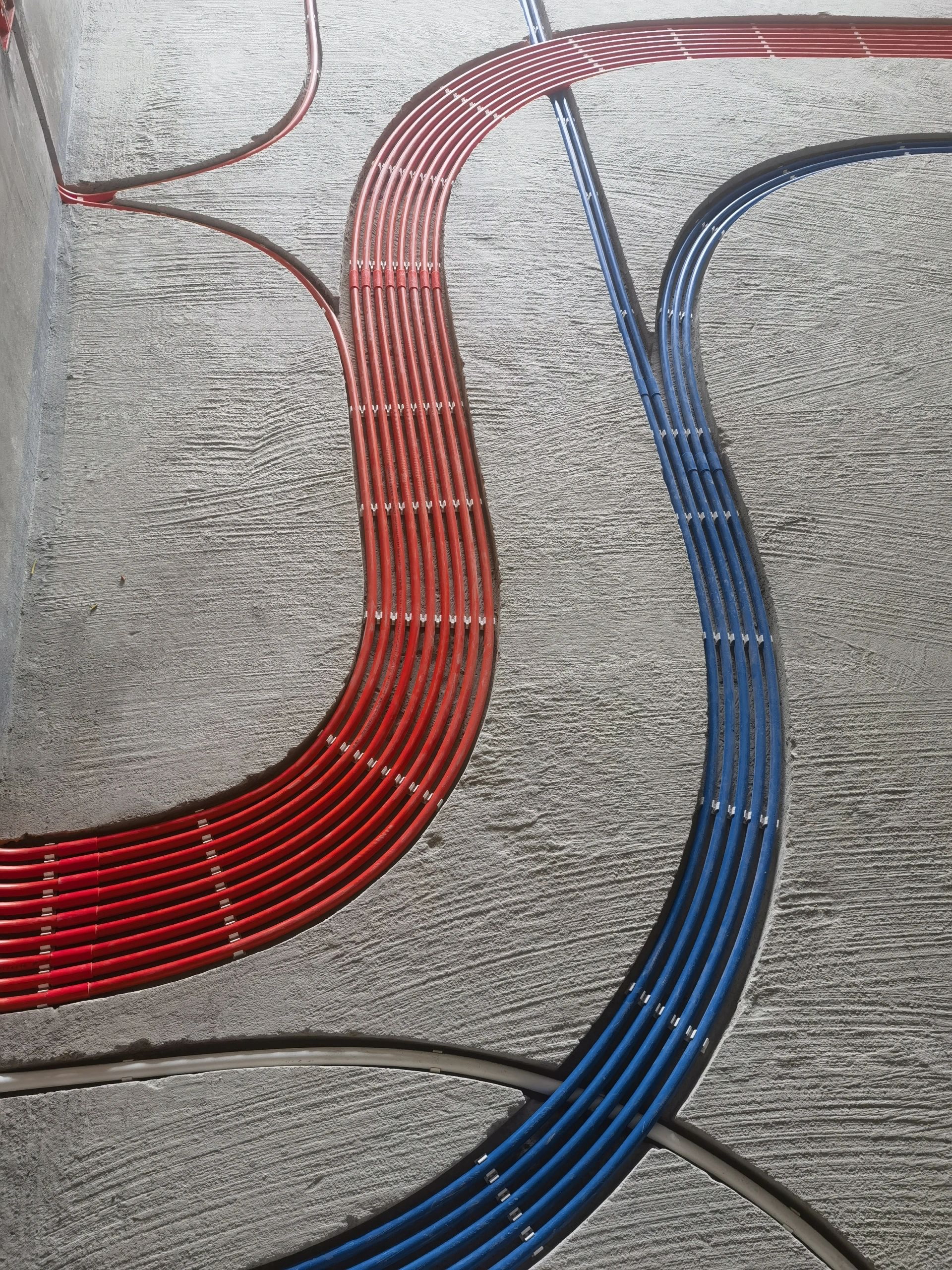 给有强迫症的水电师傅点赞 水电完工,大弧弯工艺 ,排线整齐规范,工地