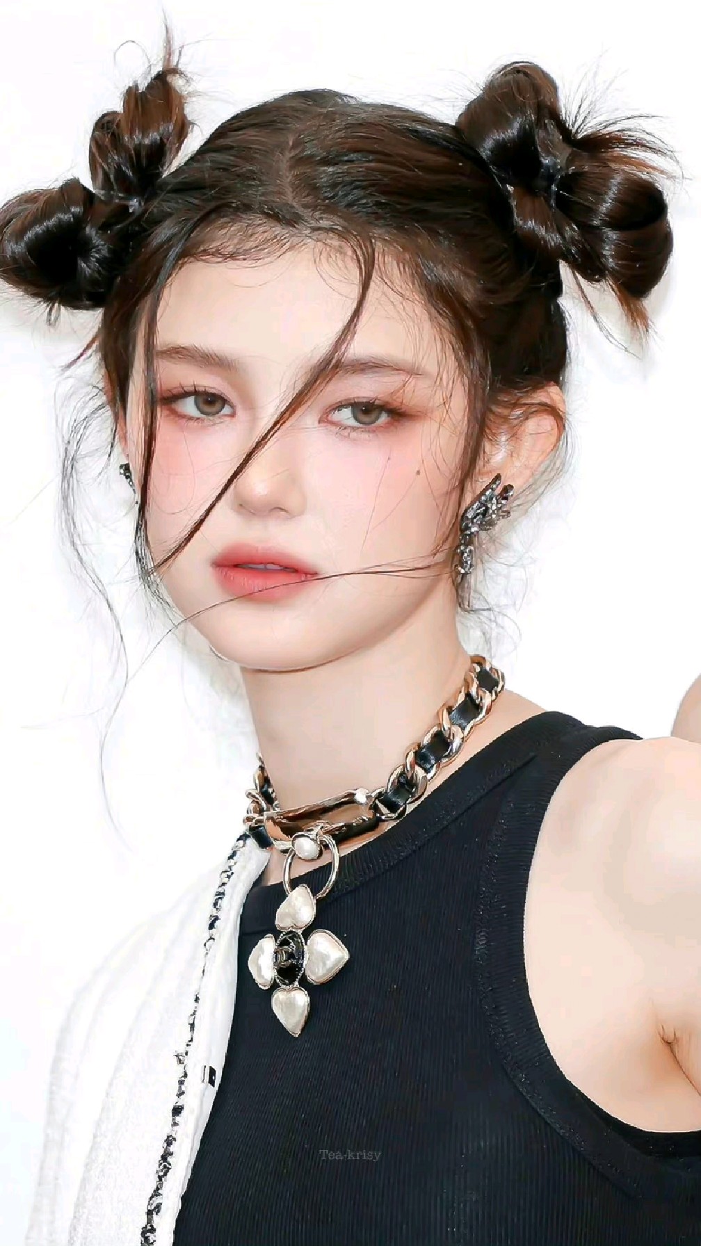 danielle混血甜心,喜欢她的双丸子头造型!