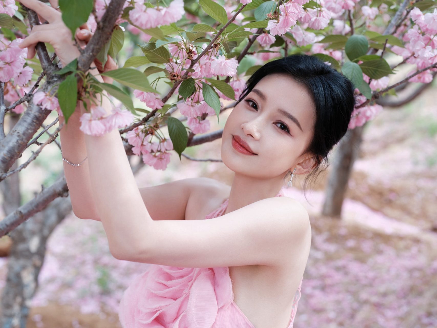 孙怡# 雪肤玉貌的花仙子,清纯妩媚,风情万种,甜美可爱,楚楚动人