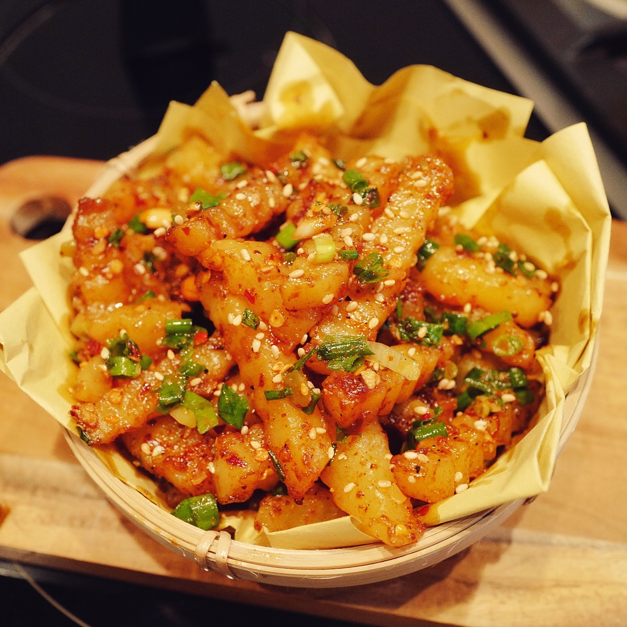 摆摊卖狼牙土豆赚钱,但具体赚多少钱需要看销售量和成本.