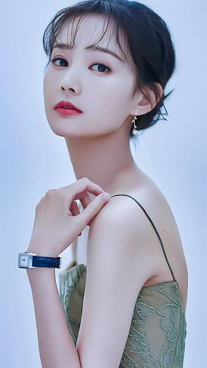 李一桐身材颜值都在线