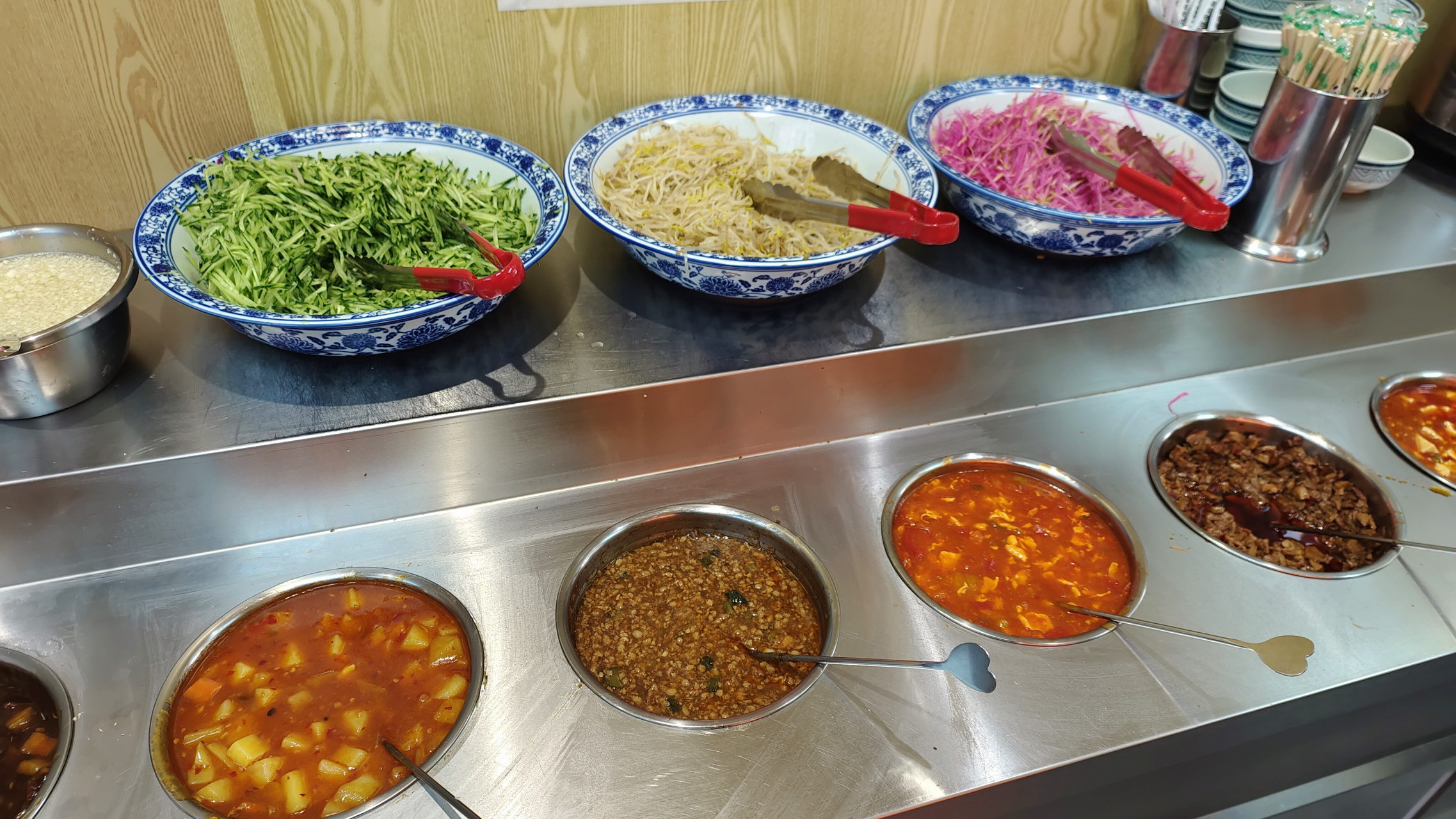 一个人怎么吃#自助打卤面,东北风格的大碗16,小碗14 ,面限量,卤子不