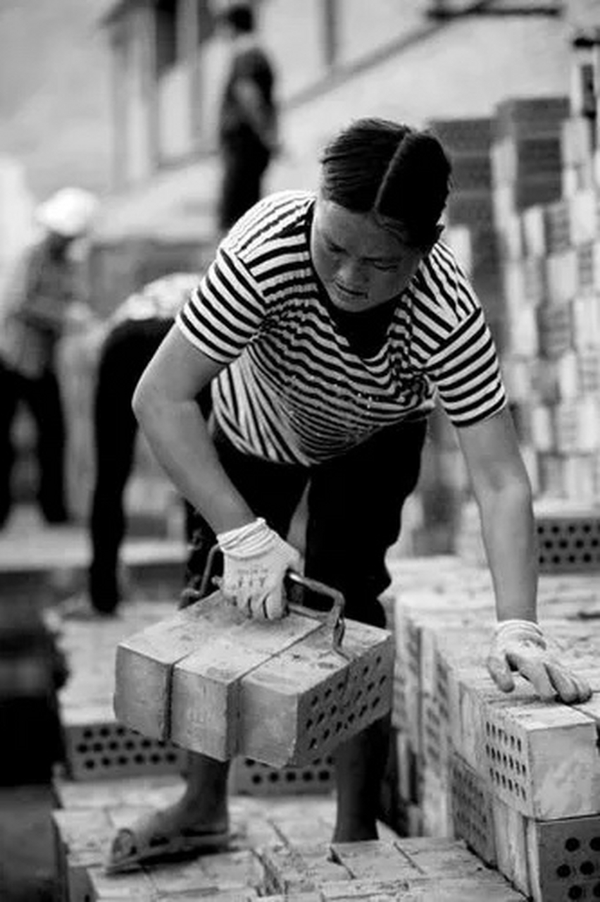 打工原来是耗费一个人的青春,时间,体力和精力,努力帮别人赚钱的苦力