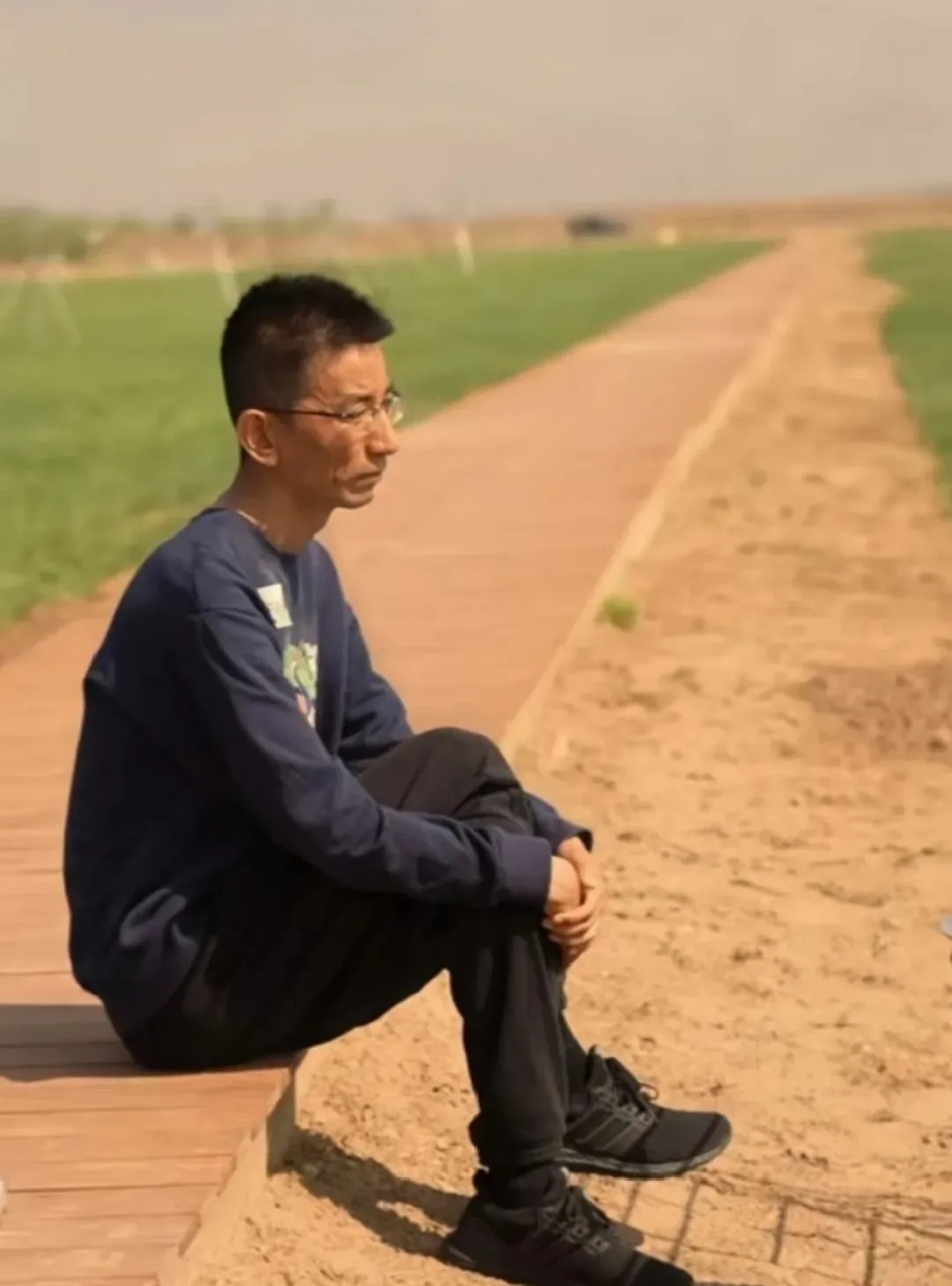 但他能够破釜沉舟,多次化险为夷,在要么卷铺盖走人,要么凤