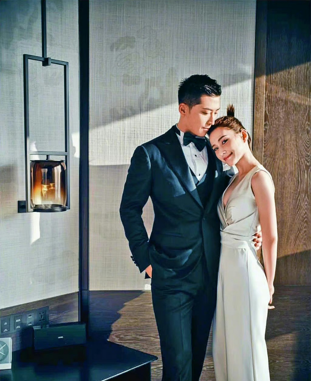 窦骁巴厘岛拍婚纱照,据知情人爆料,他们两人将在4月18日举行婚礼仪式