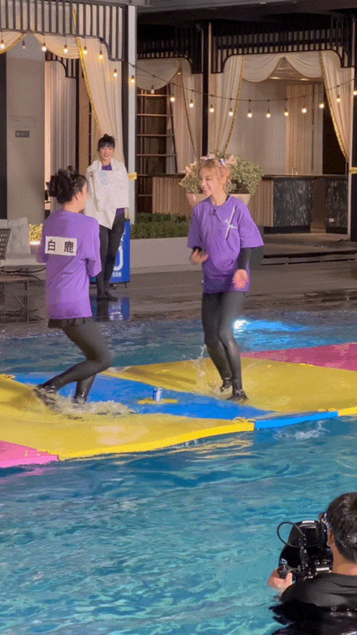 白鹿宋雨琦跳nxde 奔跑吧白鹿宋雨琦同框跳舞啦!