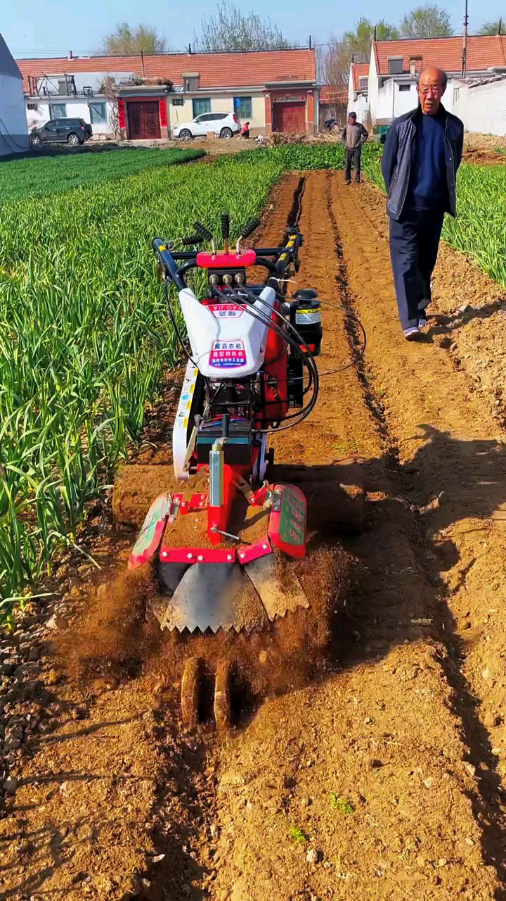 多功能田园管理机开沟培土机