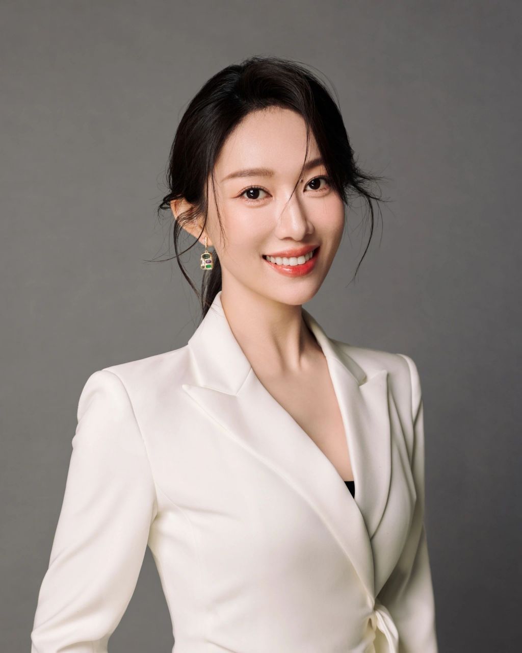 职业照姿势教学|||尽力了尽力了——拿走不谢 #职业形象照[话题]# @瞳