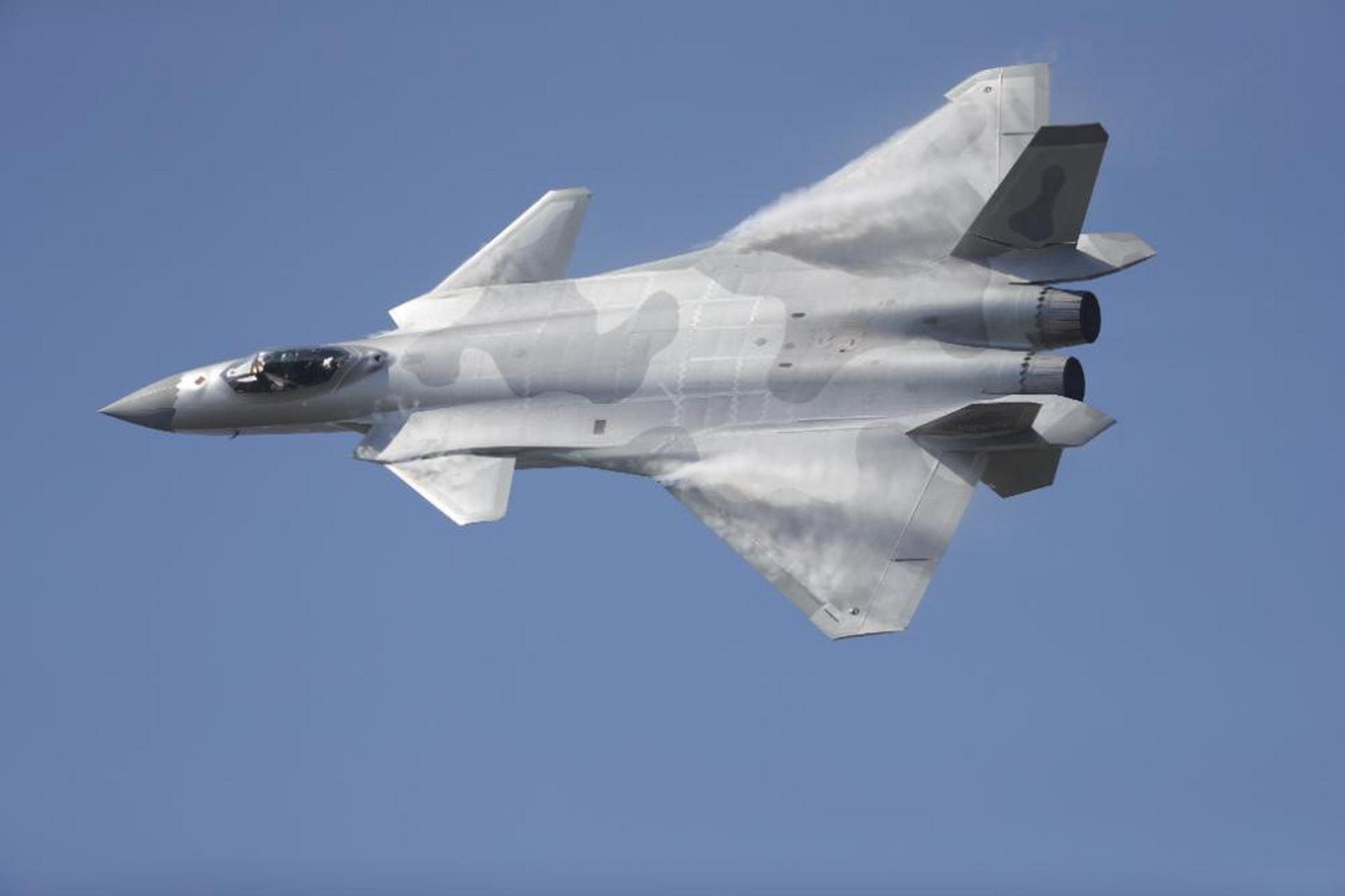 装备了涡扇15的j20才是真真意义上的歼星战机,有谁不服尽管来战.