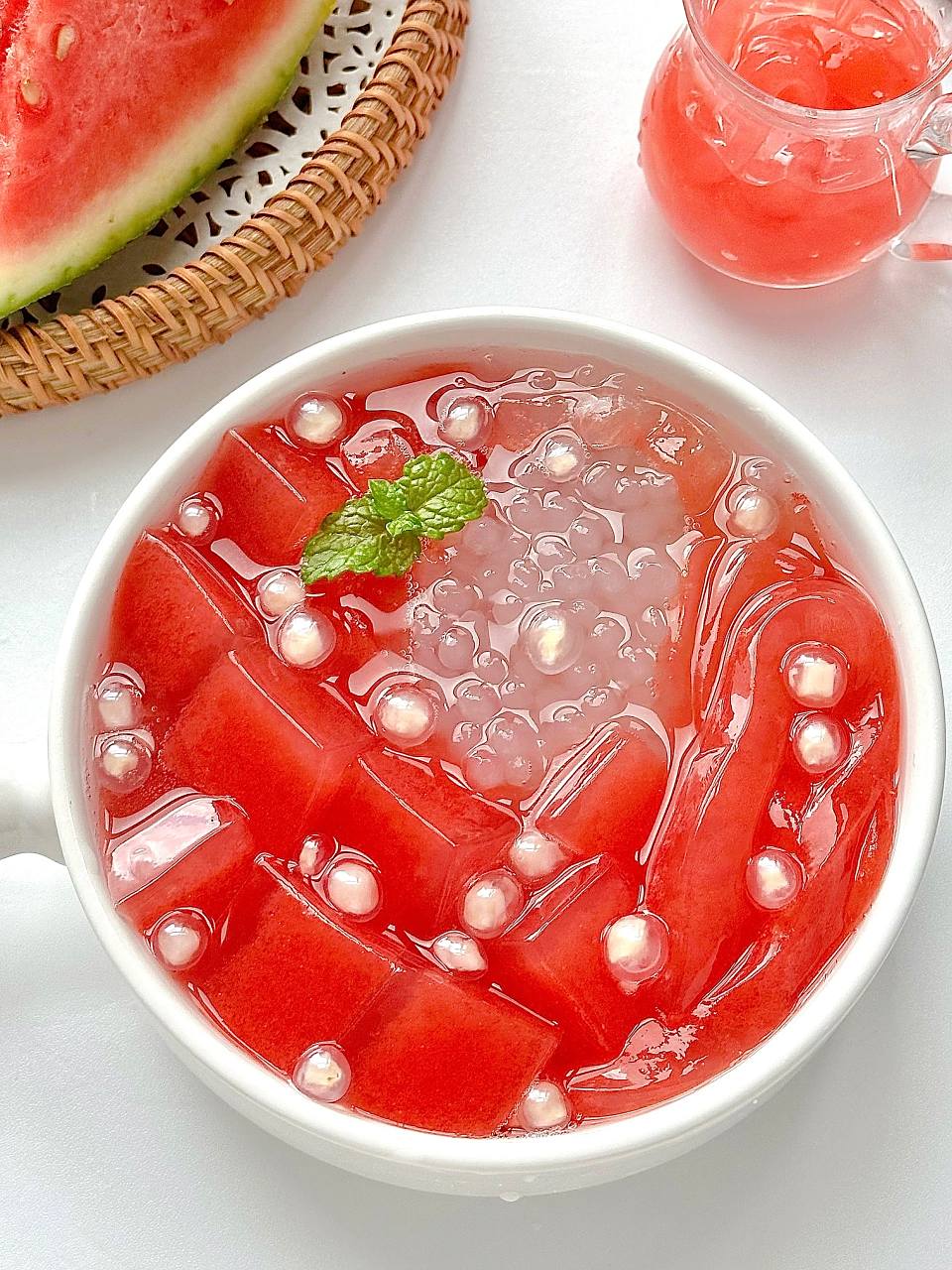 清凉95又解暑! 这么热的天气,来一碗冰冰涼涼的91西瓜冰粉吧!