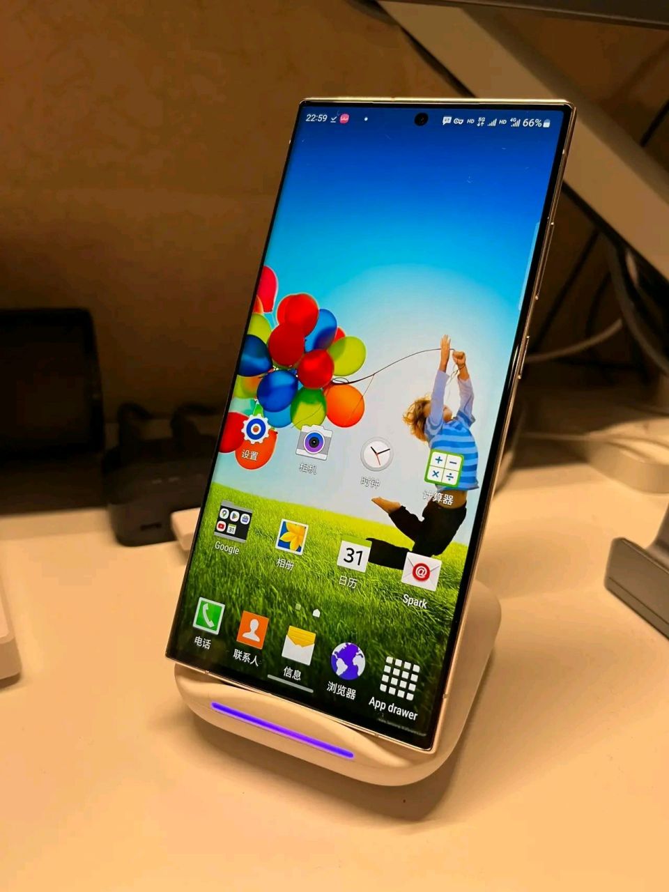 三星galaxy s23 ultra配上galaxy 4的经典壁纸,高级感溢出屏幕了.