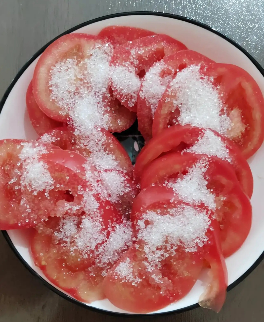 普通名称:糖拌西红柿.对于这道菜,大家有什么高大上的名字?