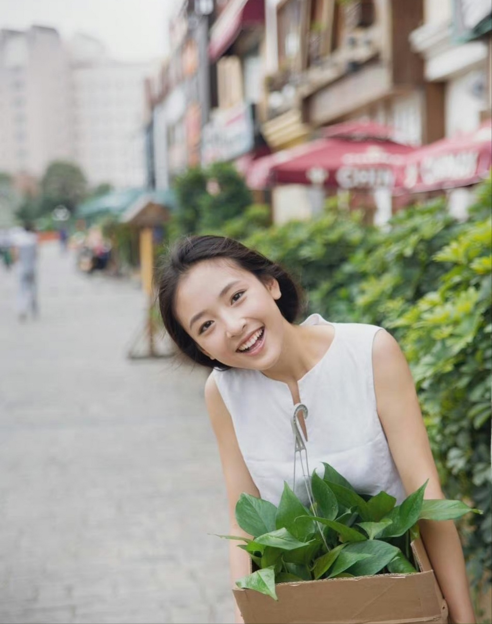 武大校花吴倩图片