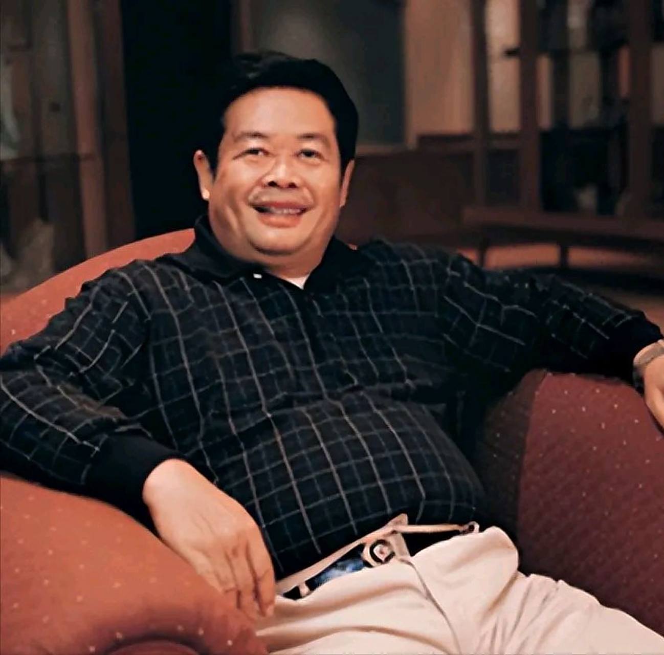 玻璃大王曹德旺当初做工人的时候,在食堂做事,渐渐发现,大米饭不够吃