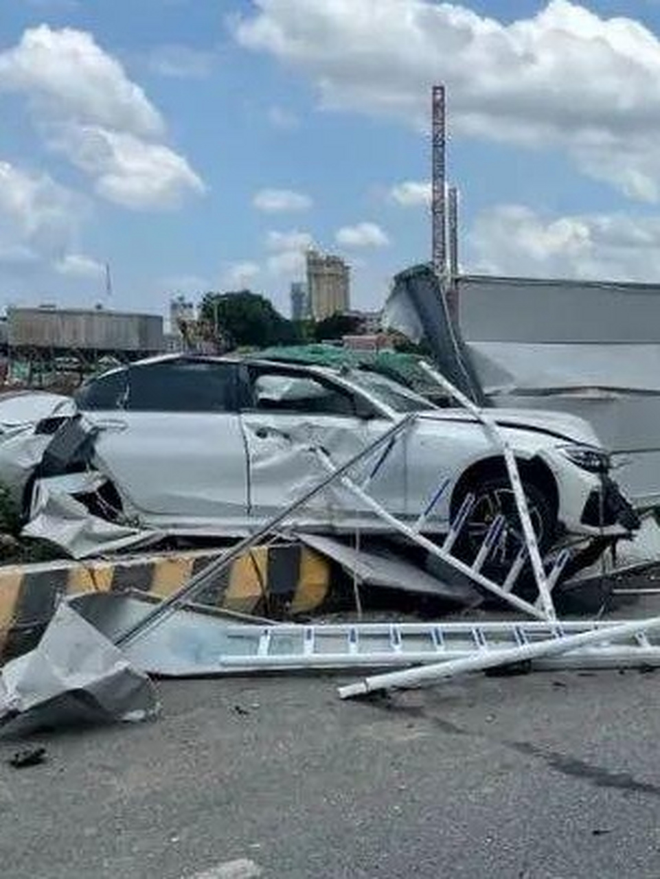 不得不说,开车的