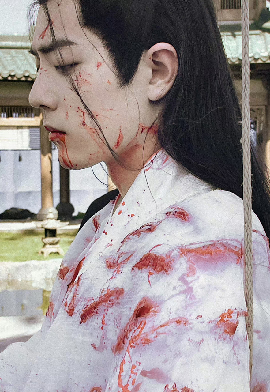 见一次爱一次,肖战的战损造型真的把破碎感狠狠拿捏住了,他好适合古装