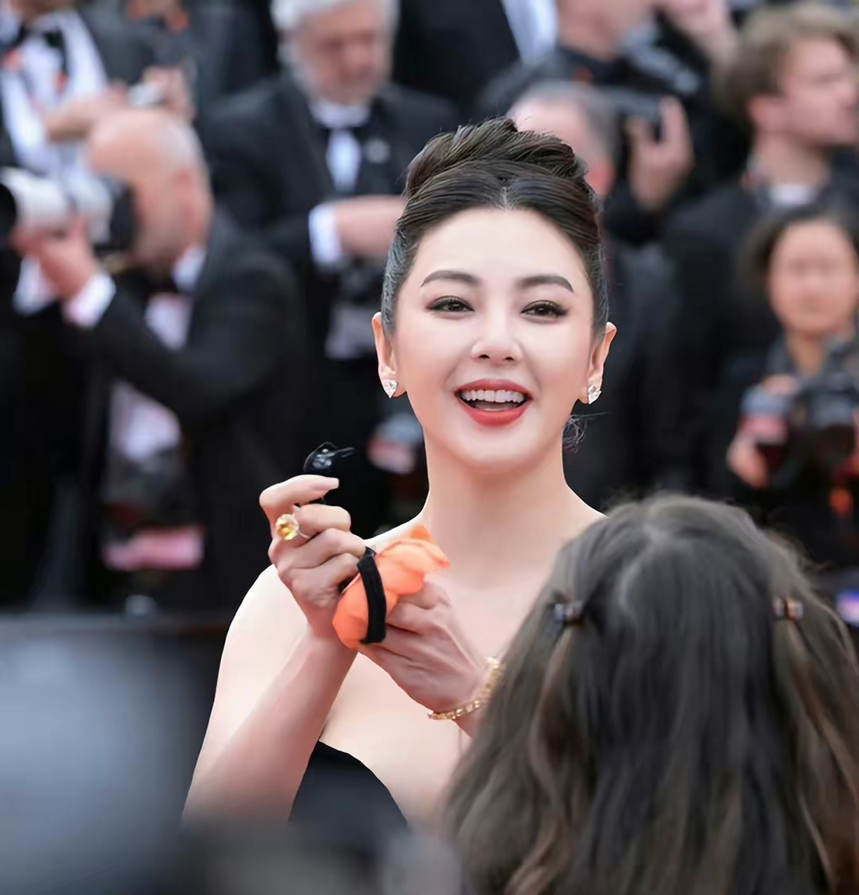 戛纳电影节红毯,张雨绮这造型太显老了