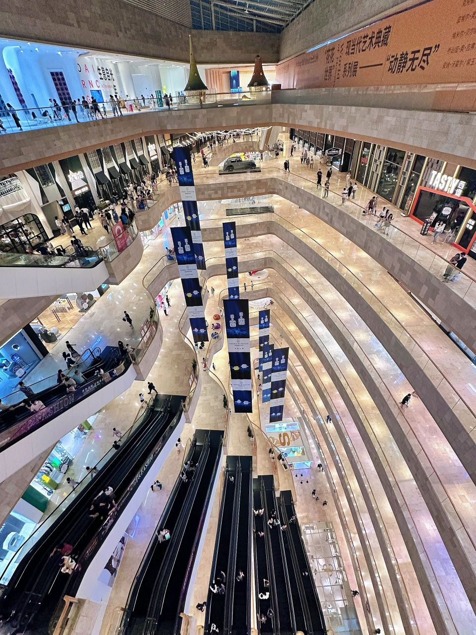 第一次来南京德基广场2600w的厕所wc打卡  土狗来大商场的高档厕所一