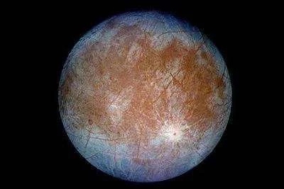 一颗被深厚冰层覆盖的星球,木卫二(欧罗巴)