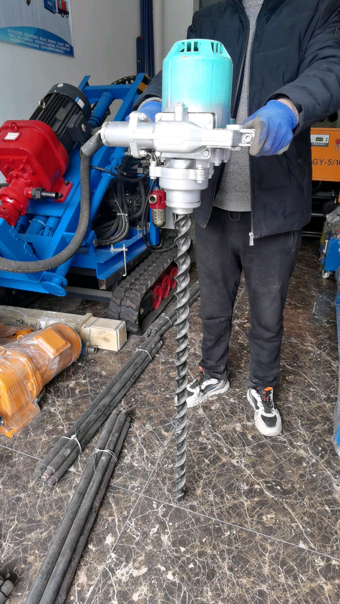 麻花钻机系列展示:手持小型锚杆钻机-度小视