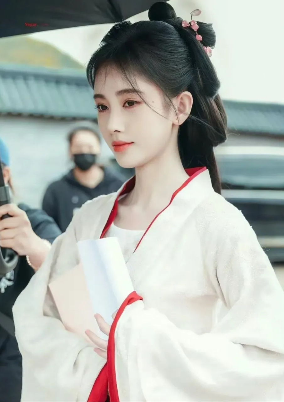 都剧荒了,这应该是鞠婧祎最好的资源了吧,这剧集聚了剧情,爱情,古装