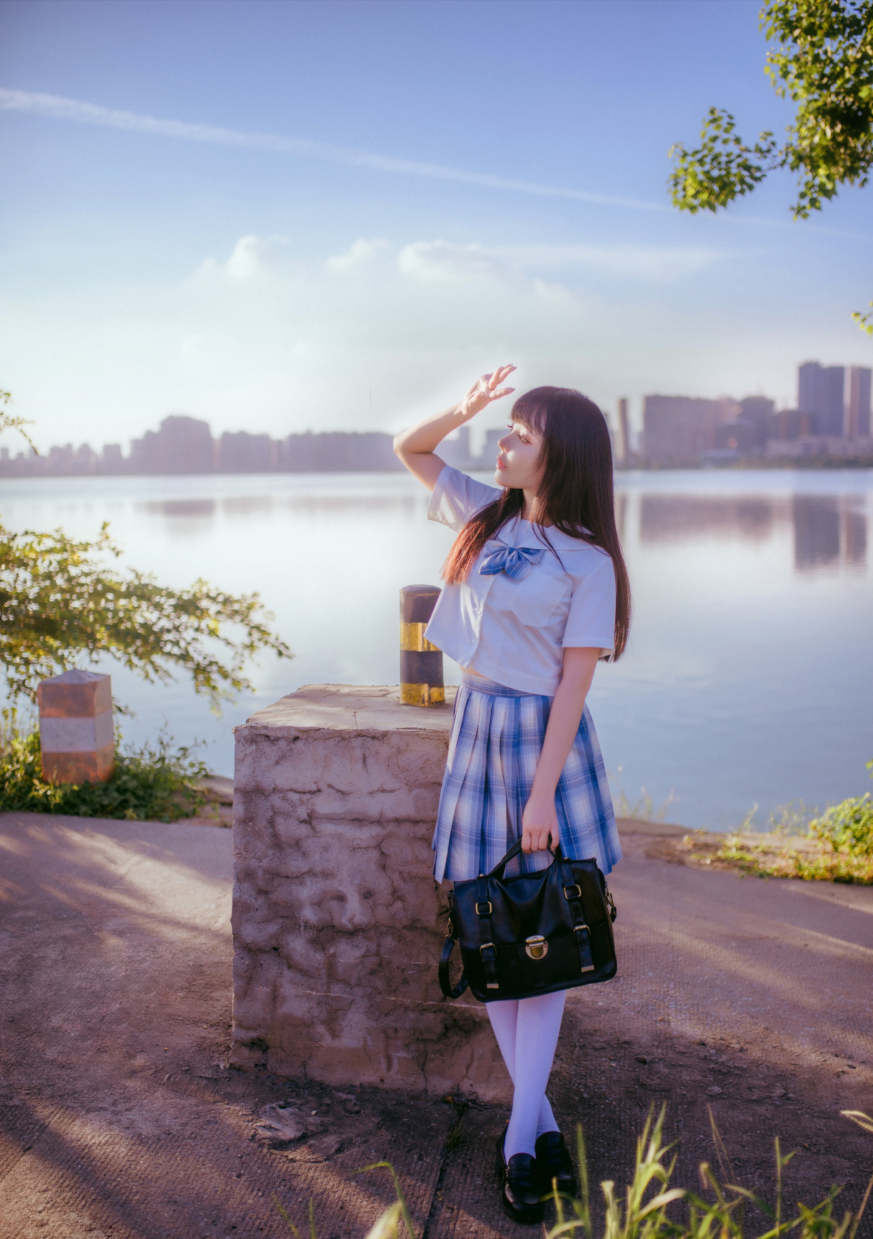 穿过膝白丝的jk少女,傍晚的湖边,曾约会的地方,你会如何回忆我