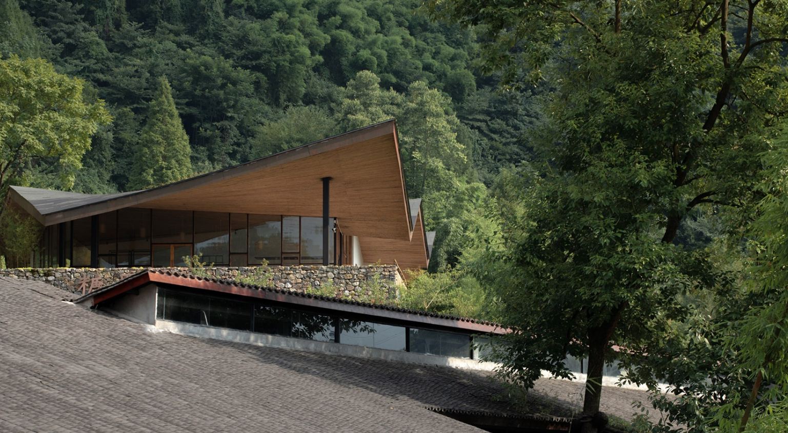 溪边的川西田园民宿