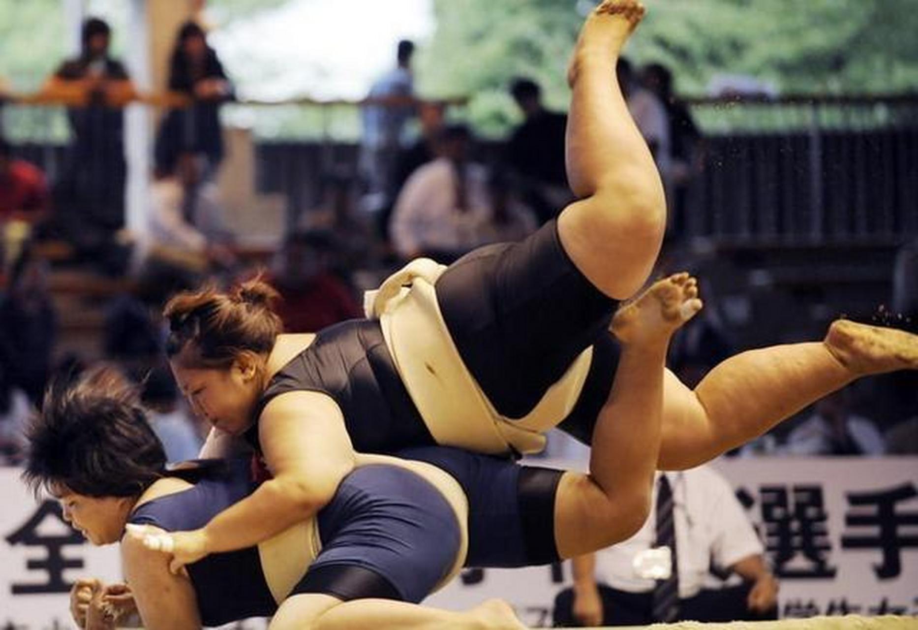 宋朝有一项娱乐表演节目叫:女子相扑.