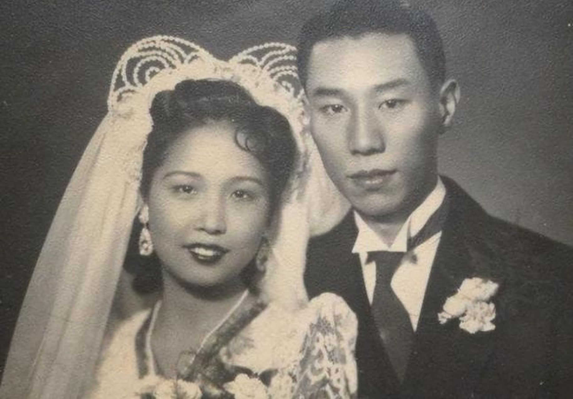 照片上这对男女便是民国顶尖名媛孔令仪和其第一任丈夫陈纪恩.