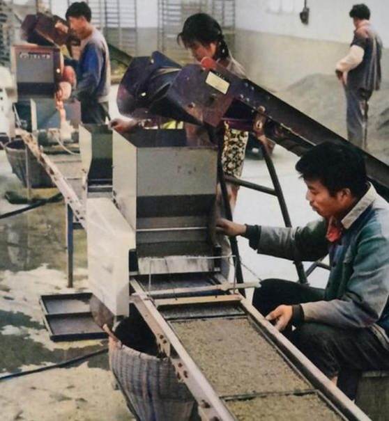 老照片:1970年代的安徽石台县,激情燃烧的岁月,质朴纯真的生活