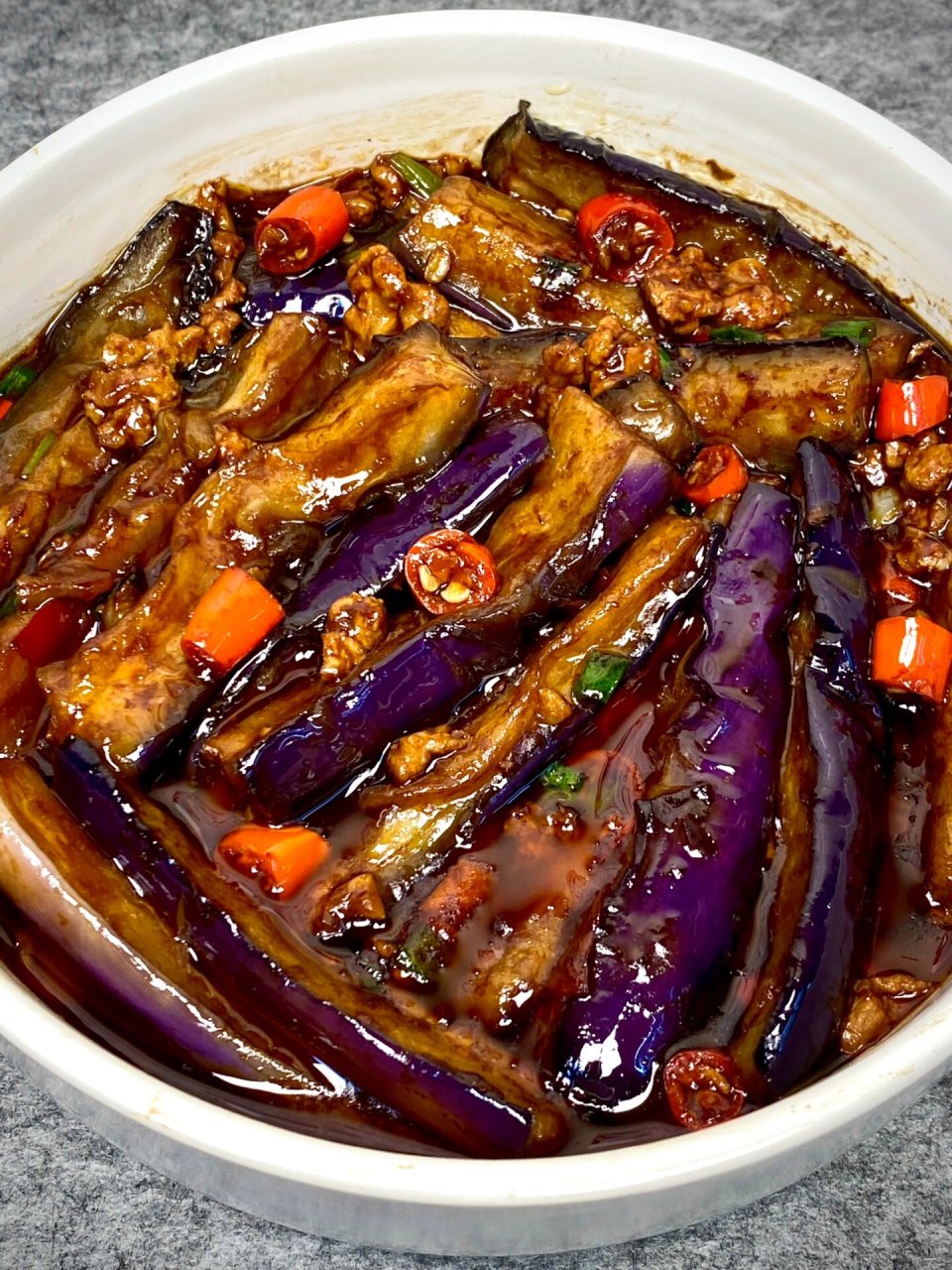 红烧肉沫茄子,茄子的神仙吃法,家里的米饭遭殃了