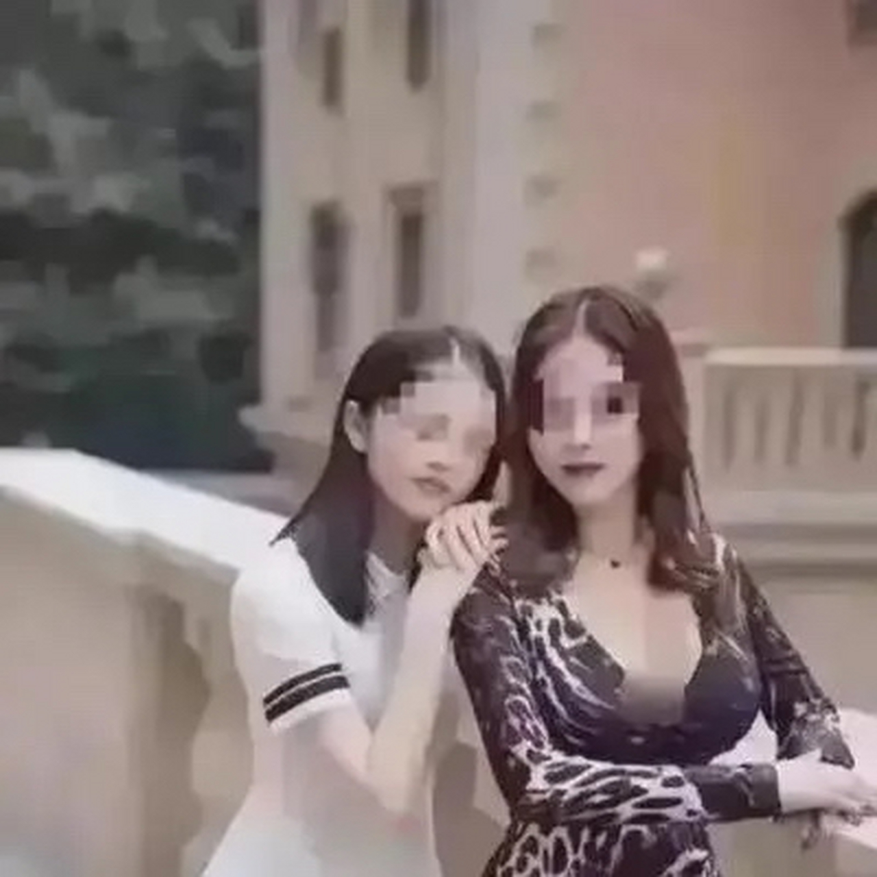 " 长沙一妈妈带着女儿做皮肉生意,标榜"母女档"吸引大量顾客前来,图片